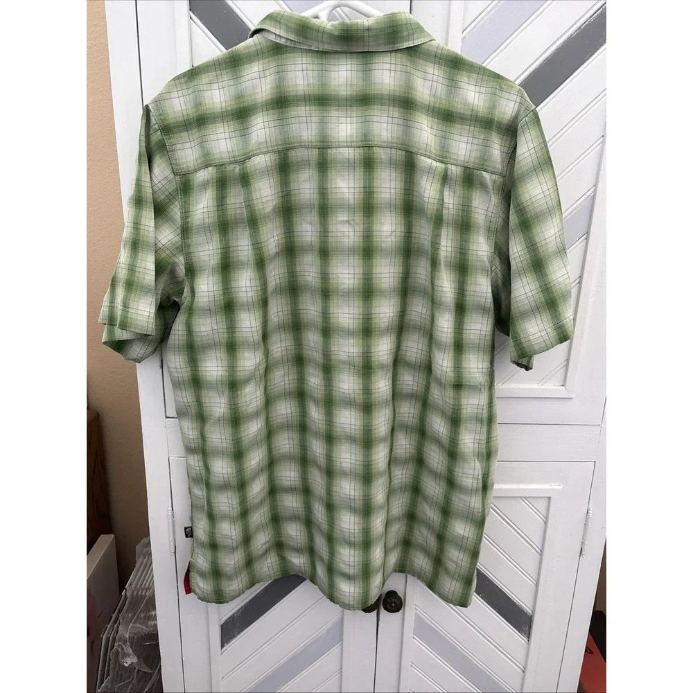 The North Face Men's Large‎ Light Green White Plaid Short Sleeve Button Up Shirt
